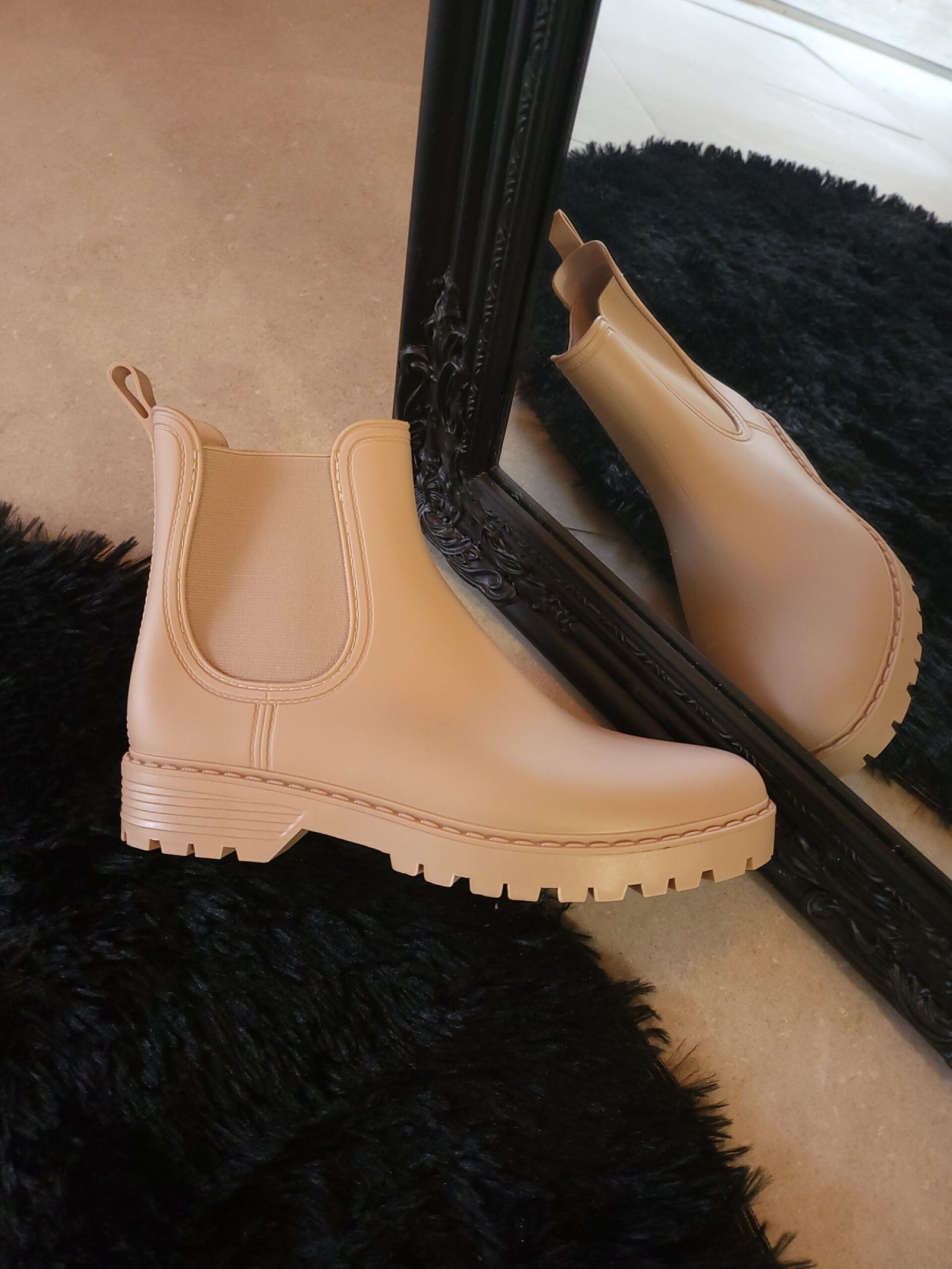 Bottines Chelsea en Caoutchouc Mat – Modèle : "Aïna"