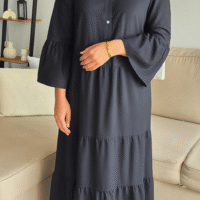 Robe Noire Fluide à Manches Évasées