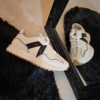 Baskets Blanches à Détails Noirs – Modèle : « Melya »