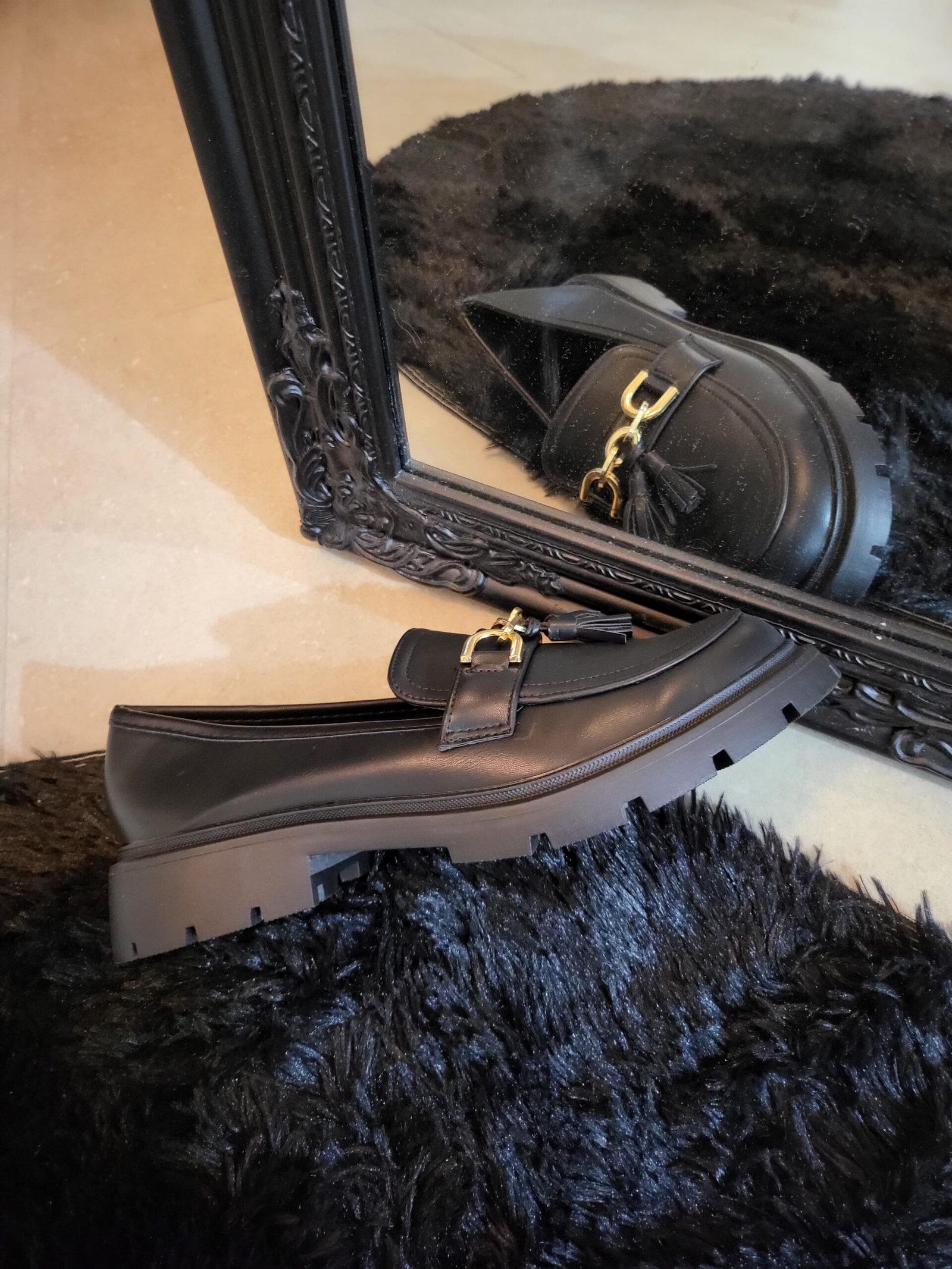 Mocassins Noirs à Chaîne Dorée – Modèle : "Layane" – Image 2