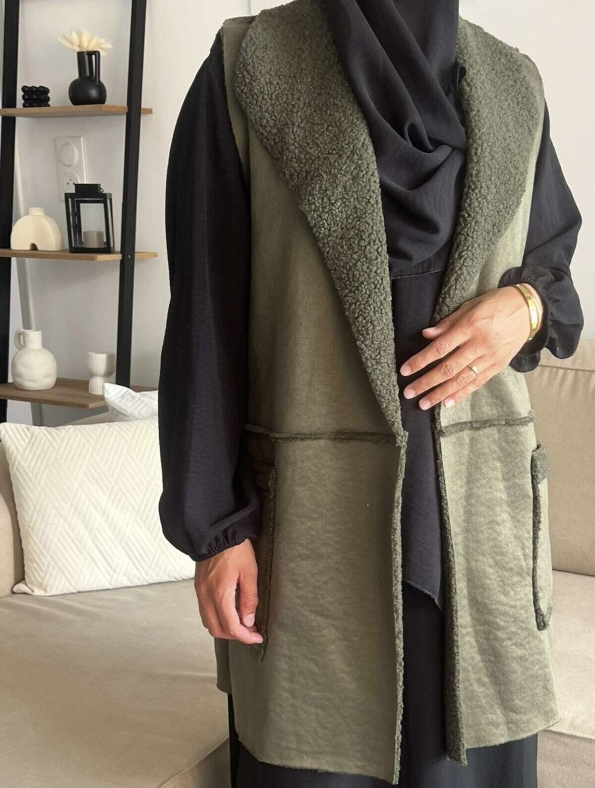 Veste Cocoon Sans Manches – Charme & Praticité