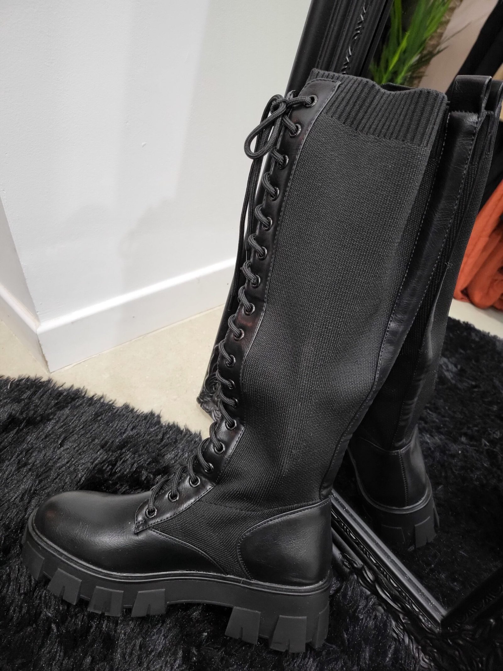 Bottes hautes noires à lacets femme – Modèle "Sahar"
